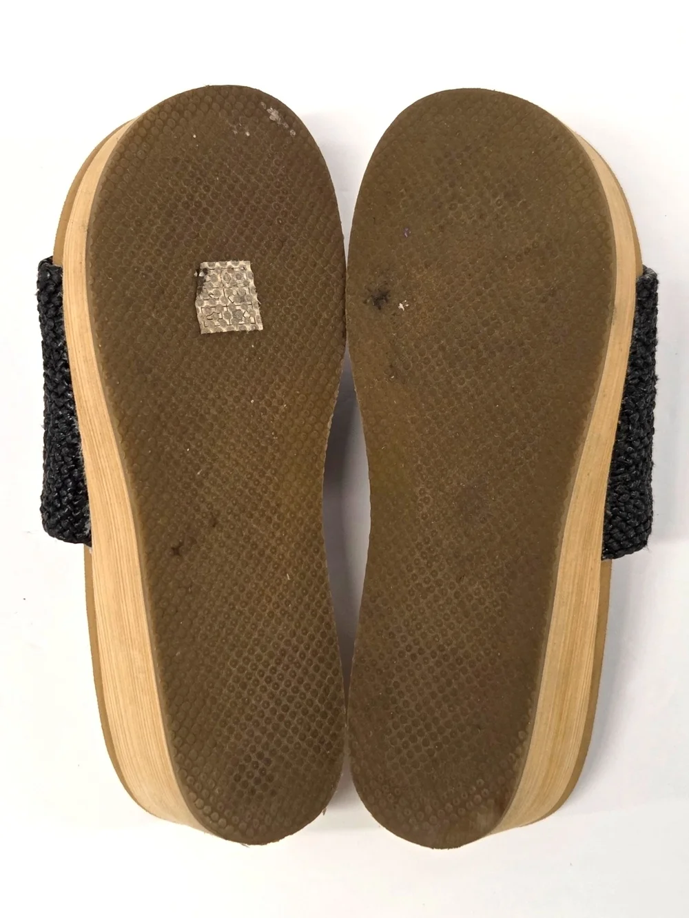 Cali from Skechers Luxe Foam Black Woven Wedge Sandals - Size 8 EUC